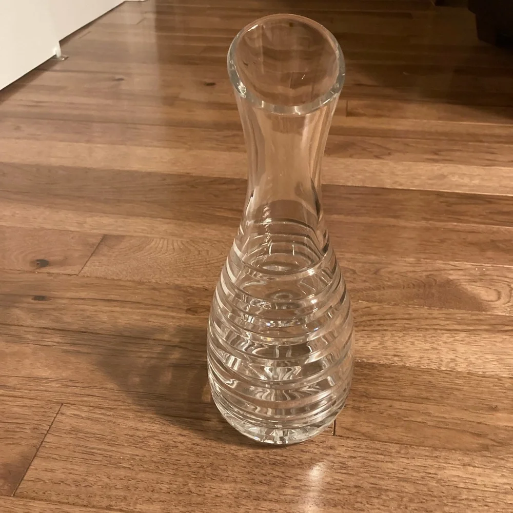 Block Cut Crystal Swirl Pattern Pitcher - Picture 1 of 8